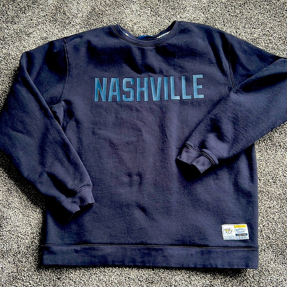Nashville Predators XL NAVY SWEATSHIRT unisex